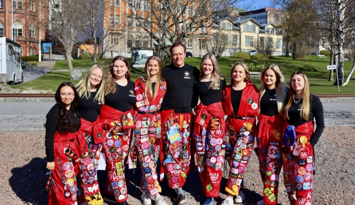 D6523DD4 6137 4199 9296 4FB3EFB6AC9D 1 201 a 3