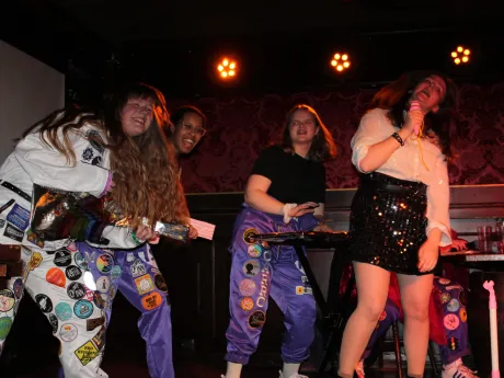 b963d713 4281 4314 8475 26efe2bdf07c