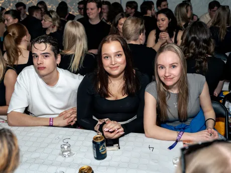 bermuda sitz 2024 11 53658474520 o