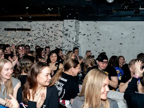 bermuda sitz 2024 23 53657140492 o