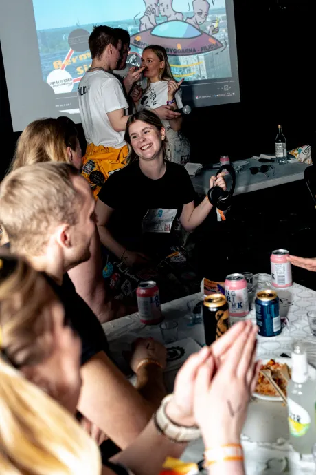 bermuda sitz 2024 288 53658381664 o