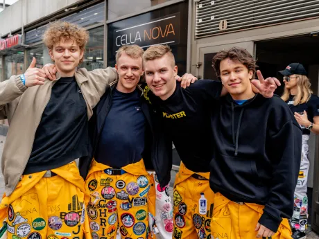 bermuda sitz 2024 366 53658359274 o