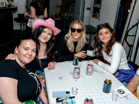 bermuda sitz 2024 44 53658009376 o