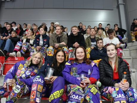 18A9D0AB 828C 48C5 84A9 8BB6B7DADEF9