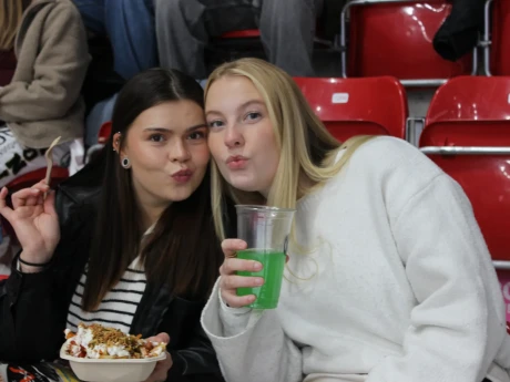 282C854F C420 45A0 B2B5 07C4D9529FBD