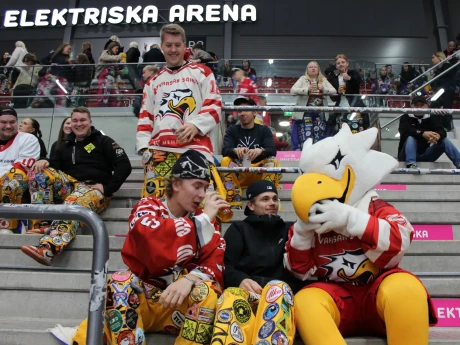 32037544 388B 4359 B2D5 FDDDCF033BB9