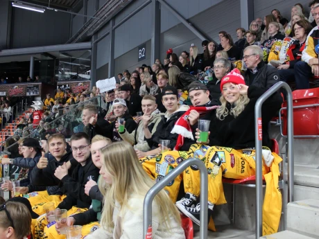 421EEB0F EE52 435D AF23 FE036D401298