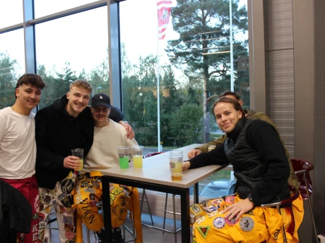 6DD31499 19AB 4246 BA9B 6C6E7A0C51F9