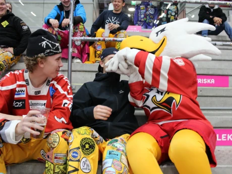 941C77F3 C4E1 442F AC50 5F34E906DF79