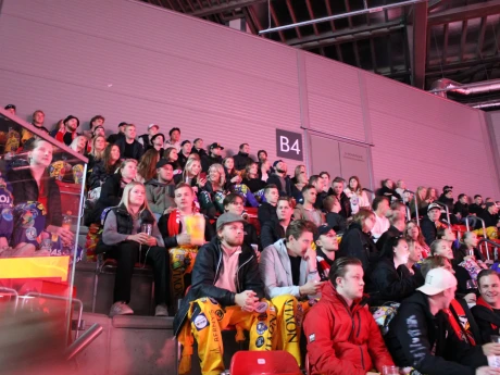 E93123FD 7132 4FBC B393 35941675EC60