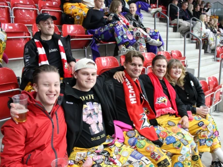 F767CABD 2403 4484 8FD8 32CE2EFE7CCD